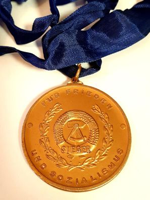DDR Medaille Für Frieden und Soziales