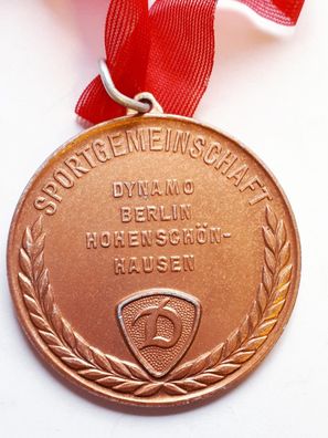 DDR Medaille SG Dynamo Berlin Hohenschönhausen Bereit zur Arbeit...