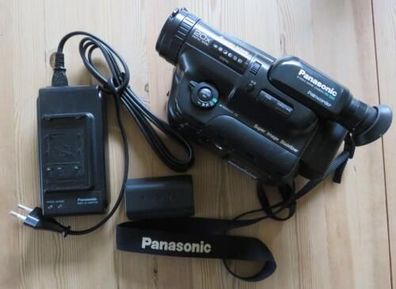 Panasonic Videokamera * NV-S90E * + Zubehör-Paket