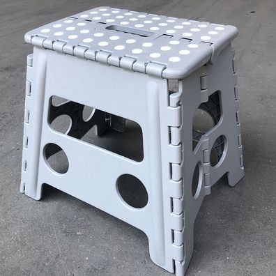 Tragbarer Outdoor-Klapphocker aus Kunststoff, 36,5 x 29,5 x 32 cm