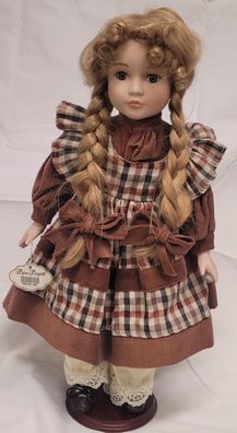 Porzellan Puppe Mädchen mit braunes Kleid von Bijou Brigitte