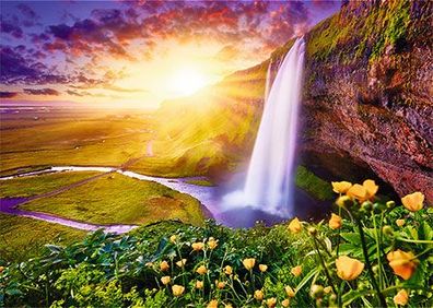 Romantic Sunset: Wasserfall auf Island
