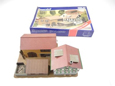 Pola H0 819 Gebäude Wohnhaus Bauernhaus Bauernhof mit Scheune E595