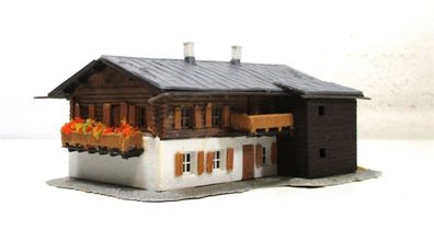Fertigmodell N Kibri Bauernhaus in den Alpen