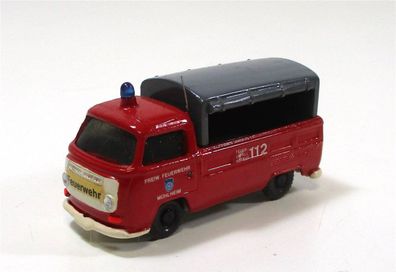 Automodell H0 (7) Wiking VW Transporter Pritschenwagen Feuerwehr