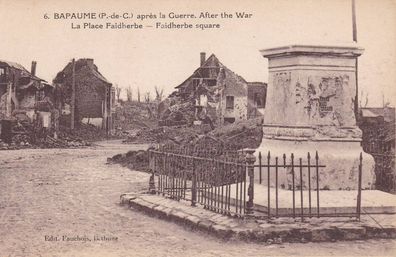 Postkarte WWI Bapaume (P. de C.) apres la Guerre - La Place Faidherbe