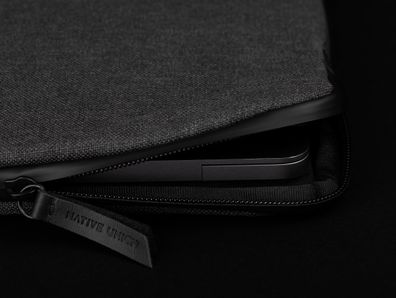Native Union Stow Lite Sleeve Schutzhülle für MacBook Air/ Pro 13 Zoll schwarz