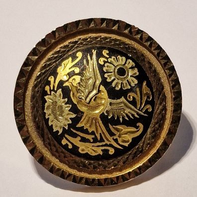 Schöne runde Brosche vergoldet Toledo Damaszener Kunst floral Vintage geriffelt