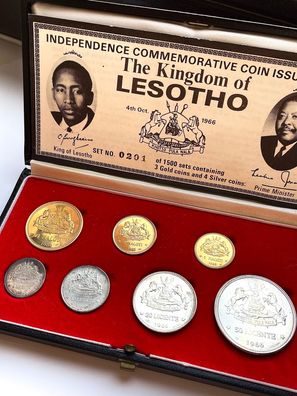 Lesotho - 1966 - Independence Commemorative Set - 3 Goldmünzen und 4 Silbermünzen