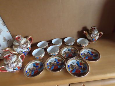 Tee-Service Chinenisch mit Drachen Goldauflage Gescha Geisha am Tassenboden