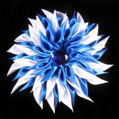 tolle Satinblume blau/ weiß zum Anstecken Garde Kostüm Karneval Fasching
