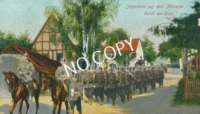 Foto PK WK I color Soldaten Infanterie Marsch Dorf Feldpostkarte H1.17