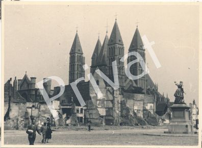 Foto WK II Kathedrale Notre-Dame de Tournai Belgien L1.46