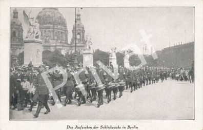 Foto PK WK I Berlin Soldaten Aufziehen der Schloss Wache Trommler L1.49