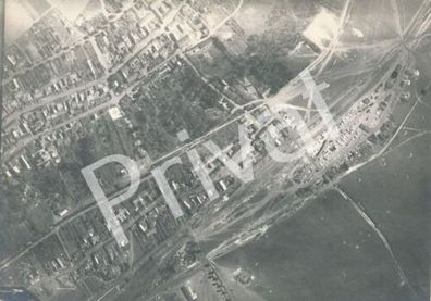 Foto WK I Luftaufnahme Strassenzüge Stadt Militäranlagen Felder France L1.49