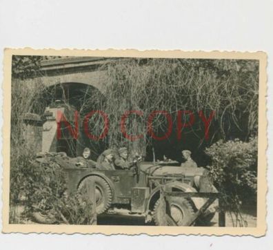 Foto WK II Soldaten im KFZ Auto Polen #38