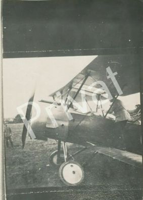 Foto WKI Soldat Pilot Doppeldecker vor Halle Dt. Heer Kaiserreich F1.8