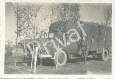 Foto WKII Ostfeldzug II. Zug Stabskompanie 1941/42 Sonderfahrzeug 93/2 F1.9