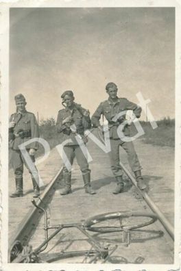 Foto WKII Offiziere Streife Gleis Winter II. Zug Stabskompanie ??????v1942 F1.9