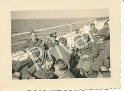 Foto WKII Soldaten Wehrmacht Luftwaffe an Bord Ostsee Schlesien Russland F1.24