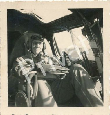 Foto WKII Soldat Pilot Wehrmacht Luftwaffe im Cockpit Schlesien PolenF1.24