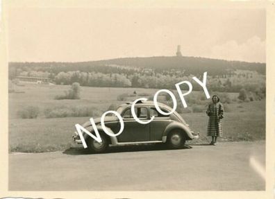 Foto s/ w VW 50er-Jahre Oldtimer mit Fahrerin R37-3938 Deutschland C 1.36