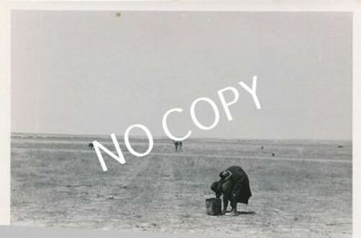 Foto WK2 Afrikacorps Nomaden Frau mit Kind Kamel Wüste 12/1942 Libyen ??? C 1.25