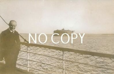 Foto WK1 Zivilist auf Schiff Ozean mit Blick auf Festungsinsel C 1.15