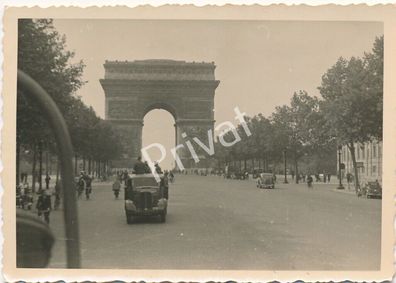 Foto WK II Wehrmacht Fahrzeuge Paris Avenue des Champs-&Eacute; lys&eacute; es K1.31
