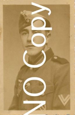 Foto WK2 Porträt Junger Soldat mit Orden EK2 Infanterie Sturmabzeichen X45