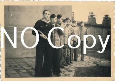 Foto 3 Reich - Matrose Paul mit Kameraden von U Boot 376 X45