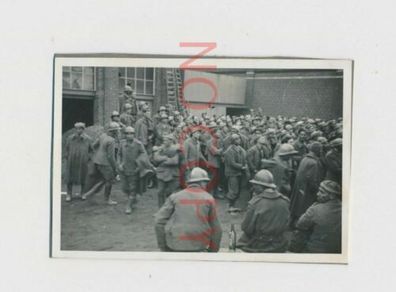 Foto WK II. Frankreich gefangene Franzosen Soldaten #12