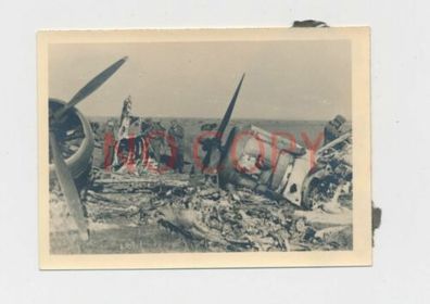 Foto WK2 Russland Feldflugplatz zerstörte Flugzeuge Trümmer #9
