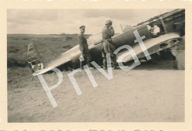 Foto WKII Wehrmacht Soldat Offizier Flugzeug Absturz Wrack Russland ?????? L1.25