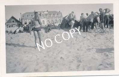 Foto WK II Wehrmacht Soldaten nude Boulogne-sur-Mer France Strand Freizeit H1.74