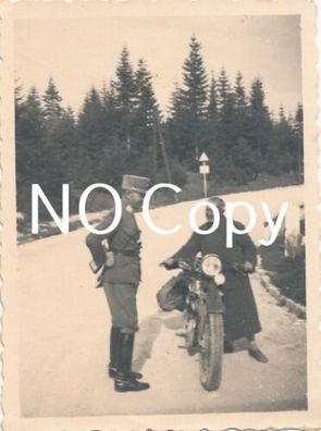 Foto Motorrad Oldtimer Grenze Österreich um 1920. X39