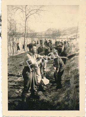 Foto WK II Soldaten Schnee Unternehmen Silberfuchs Elvenes Norway 1941 K1.02