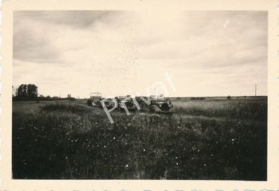 Foto WK II Wehrmacht Soldaten Fahrzeuge auf Jagd L1.04