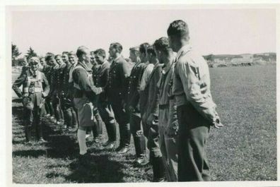 Foto WK II Wehrmacht Offiziere Piloten Luftwaffe hoher Besuch F1.48