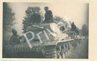Foto PK WK II Wehrmacht Soldaten deutsche Panzer Konvoi tank char F1.45