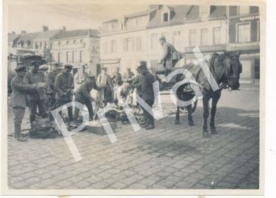 Foto WK I Soldaten Bagage großes Gepäck Saint-Amand-les-Eaux France L1.34