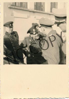 Foto WK2 Stug. 191 - Bulgarischer General Popoff zu Besuch Lt. Berendes .. X10