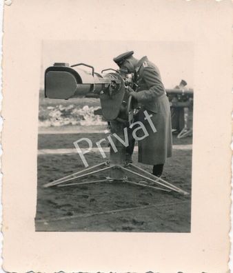 Foto WK II Wehrmacht Offizier technisches Gerät Vermessung K1.95
