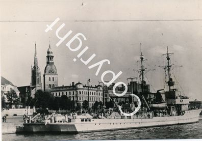 Foto WK1 -Kriegsmarine in Riga Hafen X69
