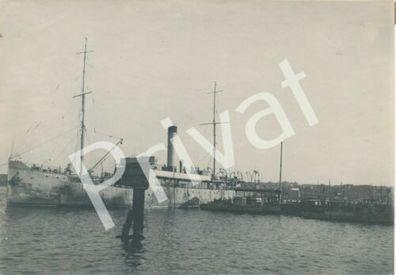 Foto WK I Großes Schiff "Regina" im Hafen A 1.8