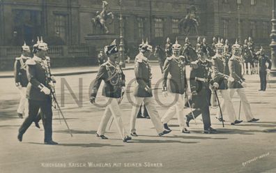 Foto PK - Kirchgang Kaiser Wilhelm mit seinen Söhnen X4