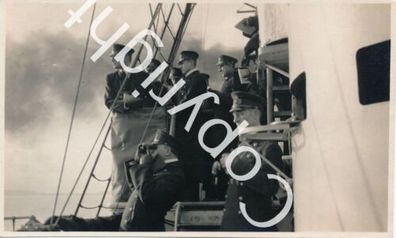 Foto WK1 - Marine Offiziere beobachten Gefecht an Bord eines Kriegsschiffes X66