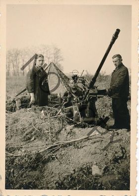 Foto WK2 - Wehrmacht Geschütz 2cm Flugabwehr Kanone X72