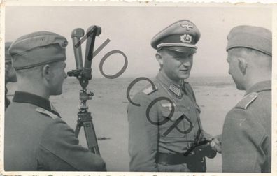 Foto WK2 - Leutnant Fuhr im Gespräch - Scherenfernrohr X70