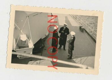 Foto WK II Schlachtschiff Prinz Eugen - Admiral an Deck Gespräch #53